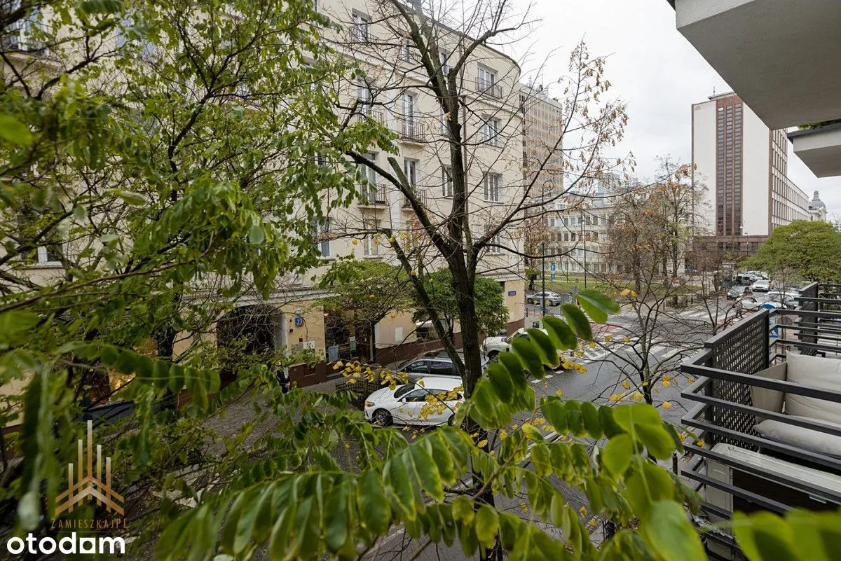 Ścisłe centrum kawalerka na 1 piętrze w kamienicy
