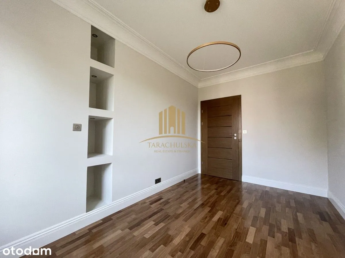 Luxury Art Deco Apartment | Air Cond