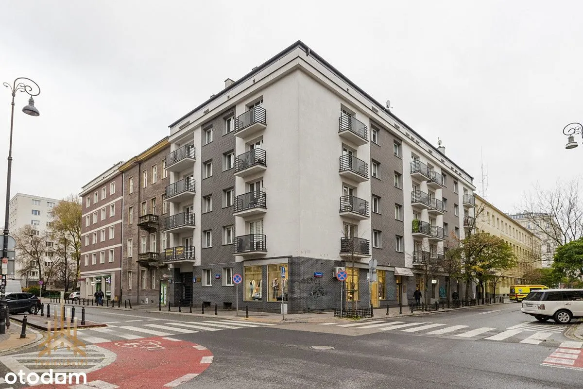 Ścisłe centrum kawalerka na 1 piętrze w kamienicy