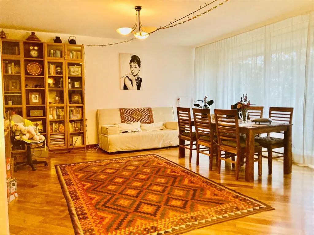 Apartament na Saskiej Kępie – 90 m², 3 pokoje z garażem!