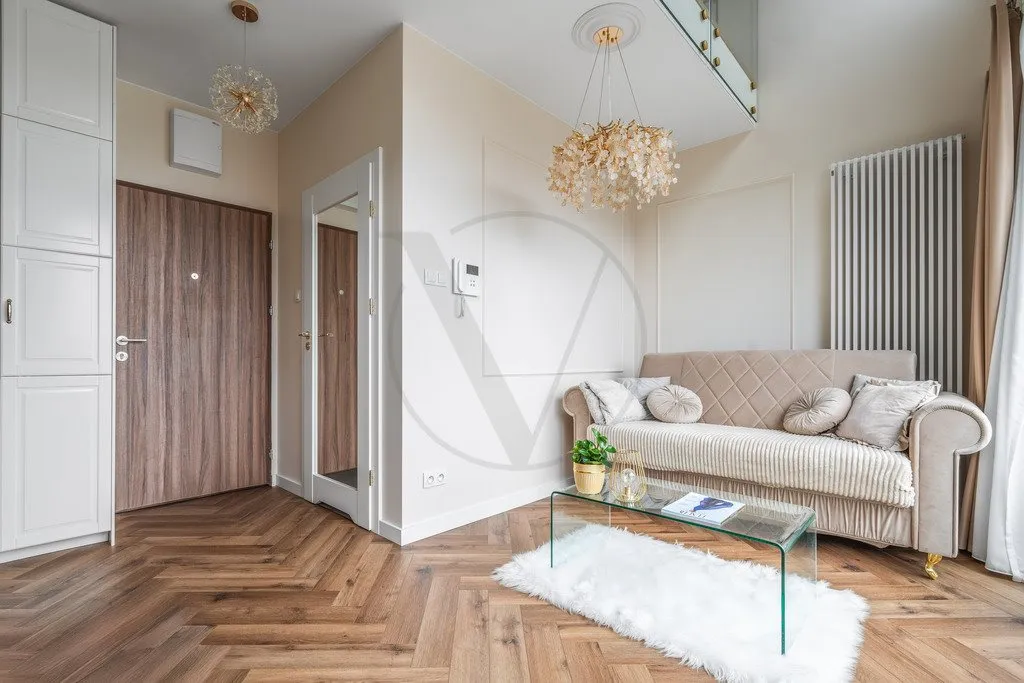 Dwupoziomowy apartament z antresolą, blisko metra 