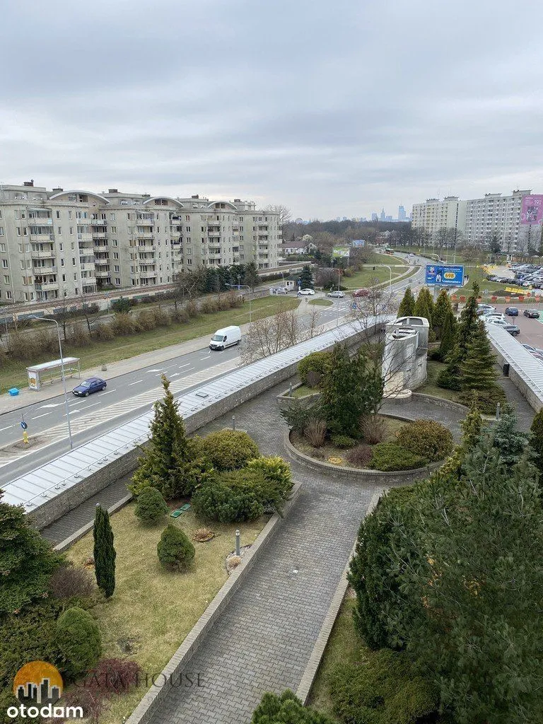 2 niezależne pokoje, kuchnia, loggia, garaż, metro