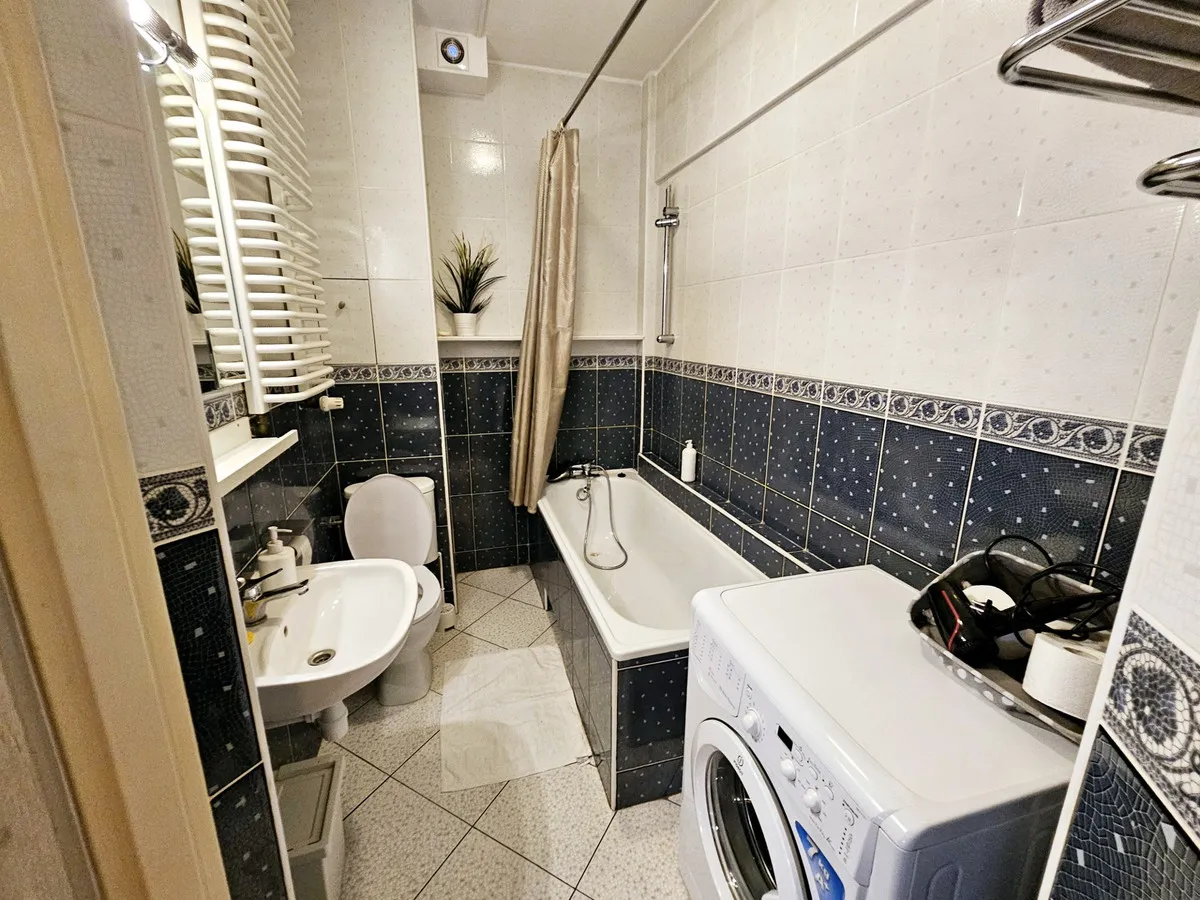 Kabaty 2 pok 40.5 m2 + pomieszczenie gosp w cenie obok metro polecam właściciel 