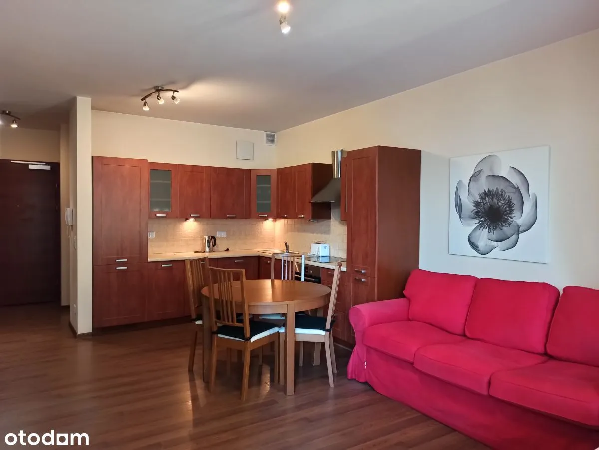 2 Pokojowe W Apartamentowcu, Metro Świętokrzyska