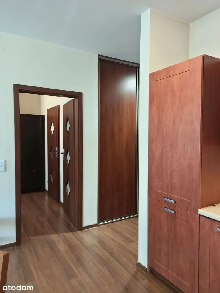 2 Pokojowe W Apartamentowcu, Metro Świętokrzyska