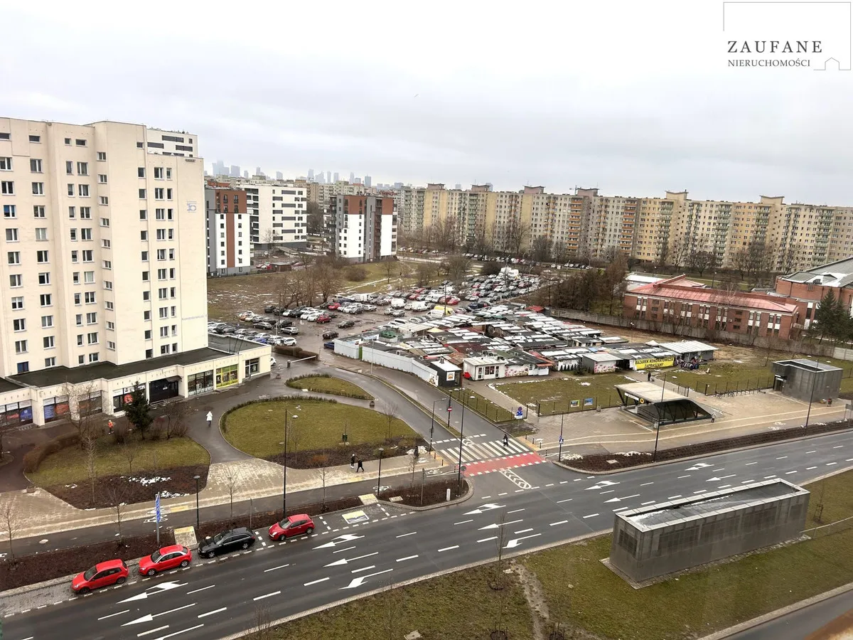 Przestronne mieszkanie z panoramą warszawy, obok metra. Gotowiec inwestycyjny 