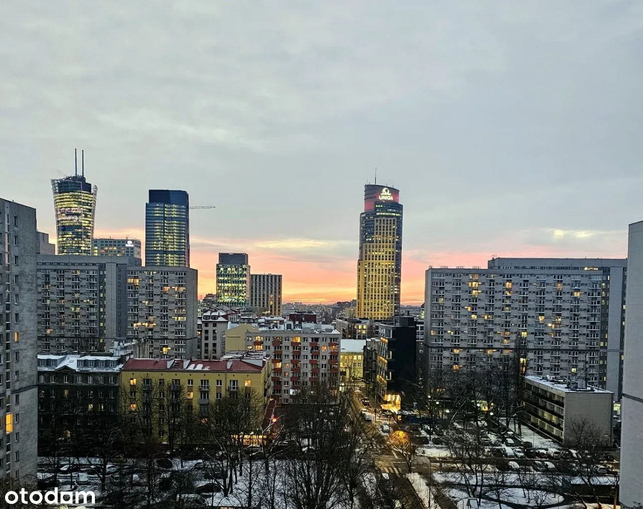 Metro ONZ M2, Centrum M1 - po remoncie, garderoba