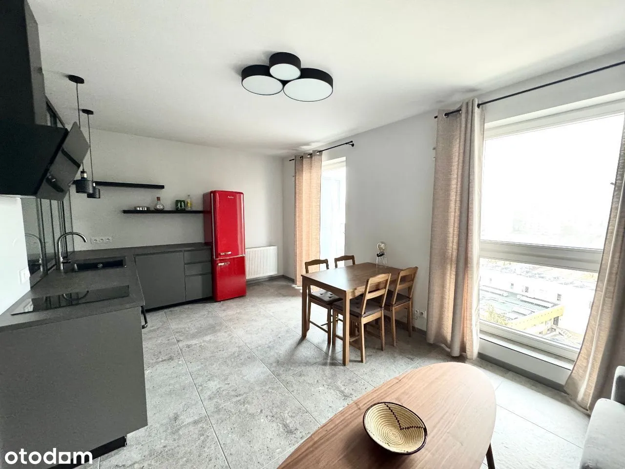 Apartament na ostatnim piętrze, już jest umeblowan