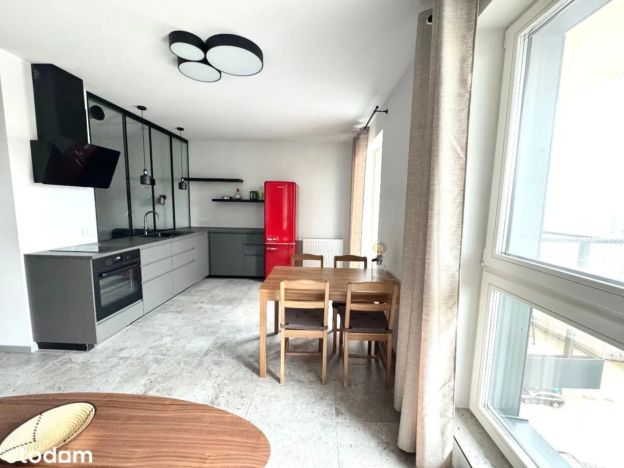 Apartament na ostatnim piętrze, już jest umeblowan