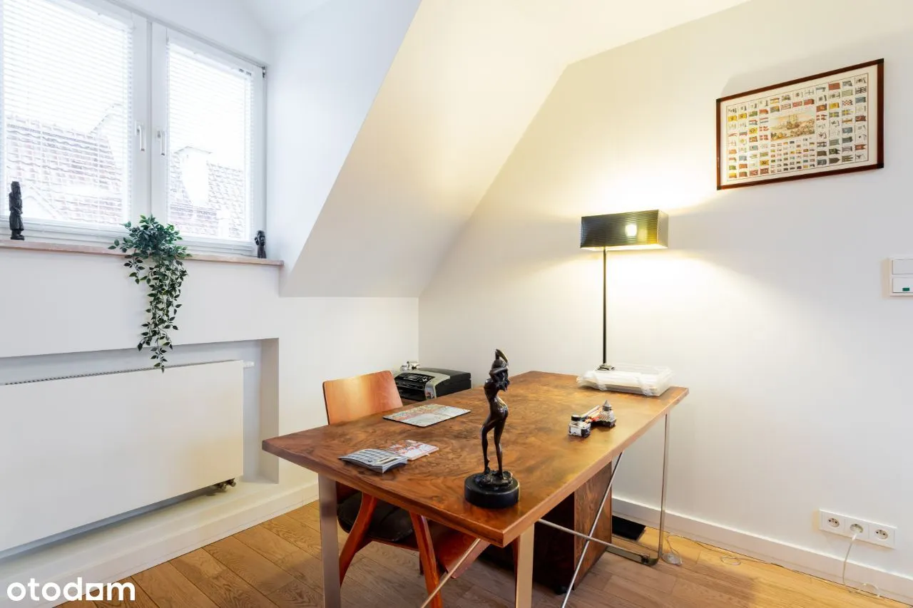 Dwupoziomowy apartament na Krakowskim Przedmieściu