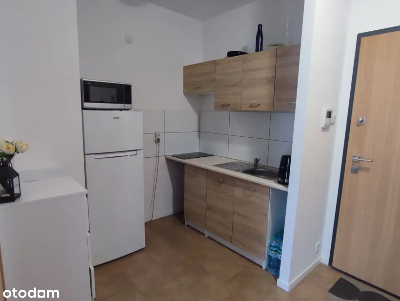 Apartamentowiec dwie sypialnie, garaż. Rez.Pan.M