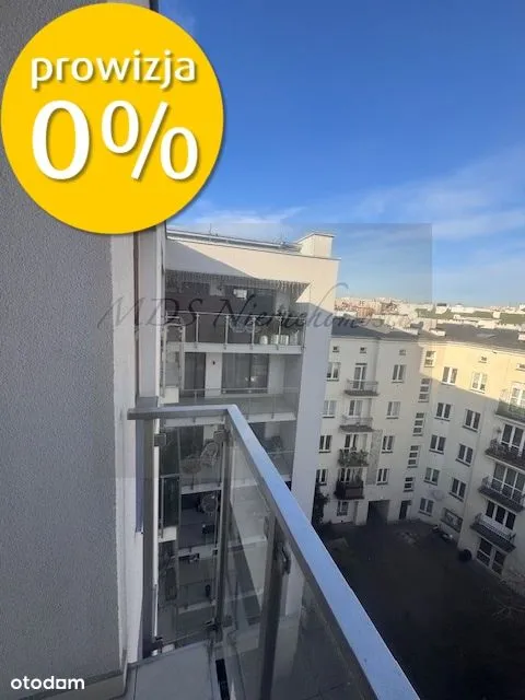 nowe studio ponad dachami Warszawy balkon metro