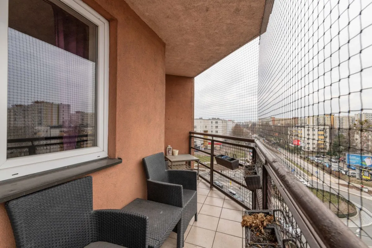 Blok z cegły z 2001 r. Duży balkon 6 m2 Garaż 