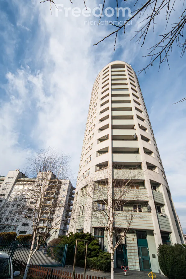 Apartament na Natolinie z widokiem na Warszawę 