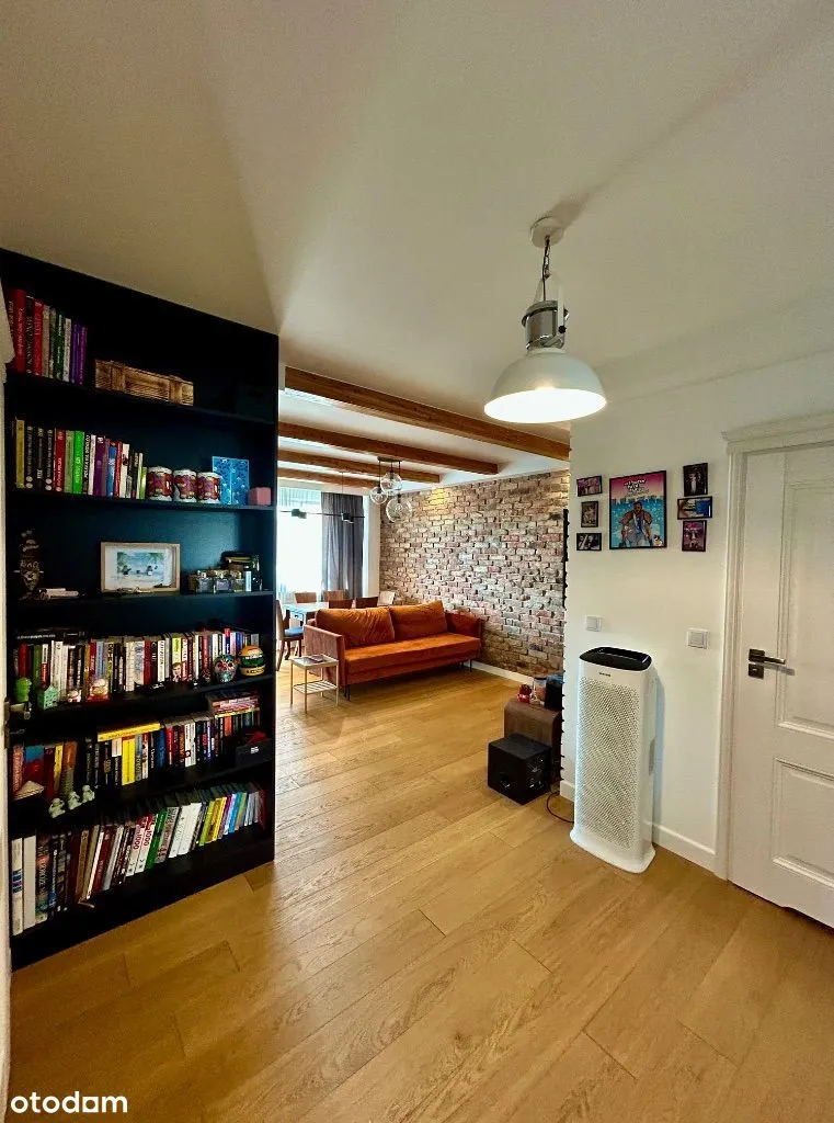 3 pokoje 67,6m2 loggia 11,8m2 + parking