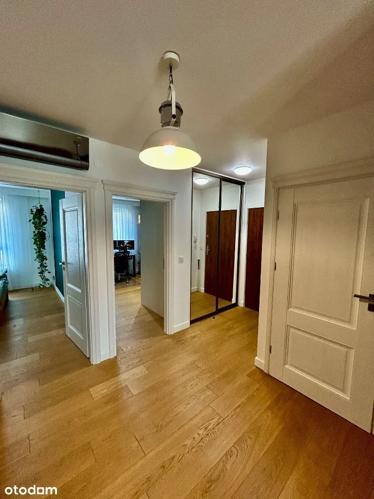 3 pokoje 67,6m2 loggia 11,8m2 + parking