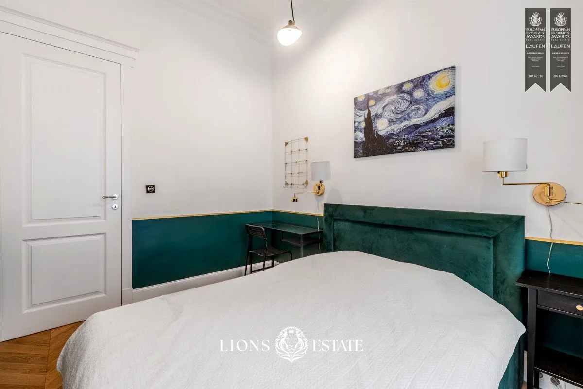 Jasny apartament przy Hożej 