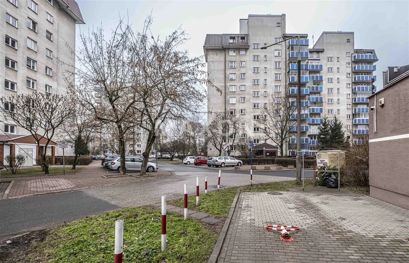 Przestronne z loggią - wśród zieleni - przy metrze 