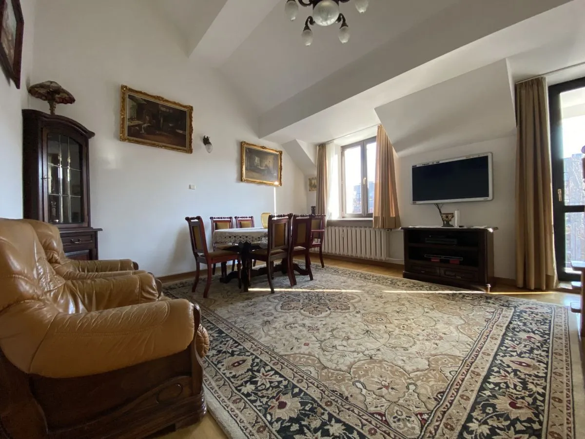 Dwupoziomowy apartament na Sadybie 