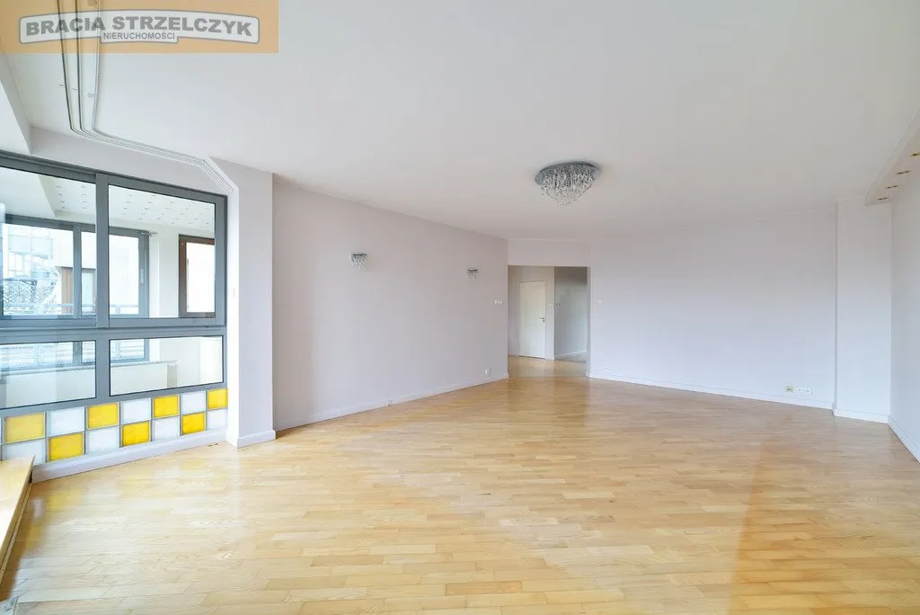 Apartament 3pokoje, z dużym tarasem, w Śródmieściu 