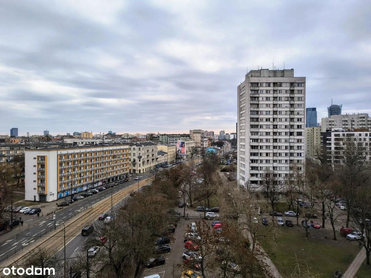 Mieszkanie w centrum Warszawy o powierzchni domu!!