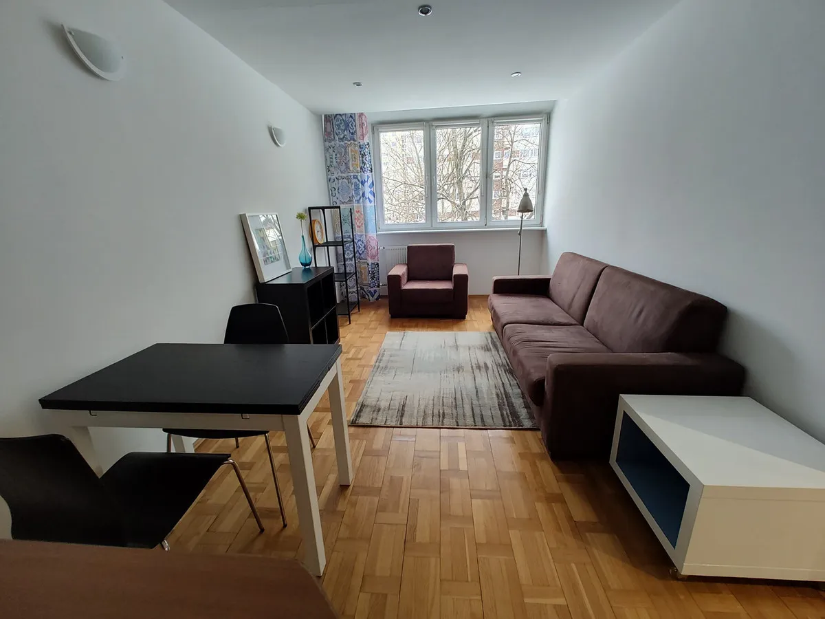 Przytulne 2-pokojowe mieszkanie dla singla lub pary / Cozy 1-bedroom apartment 