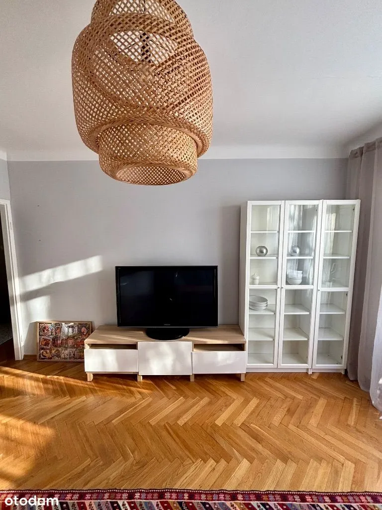 44m2, 2 pokoje, osobna kuchnia, balkon, piwnica