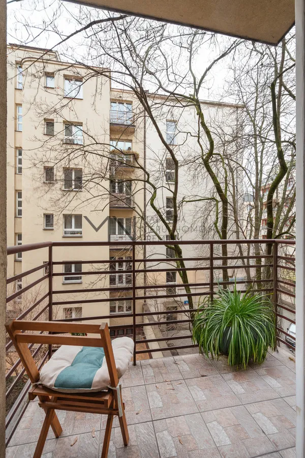 Apartament w kamienicy tuż przy Pl. Zbawiciela 