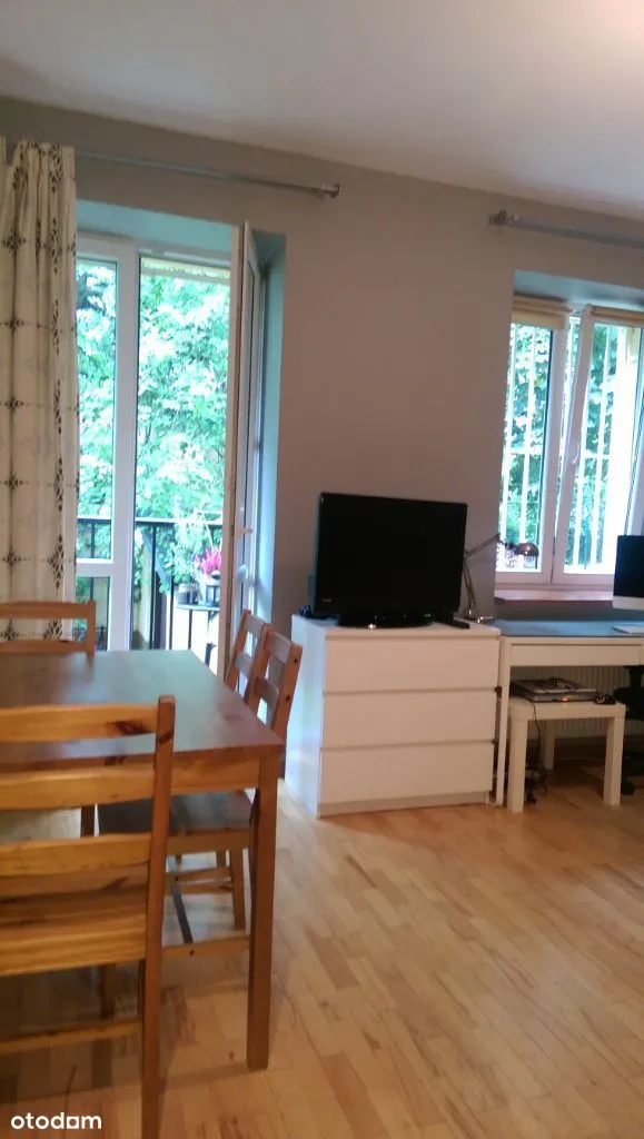 Pokój z kuchnią, balkon. Dostępne od 05 marca.