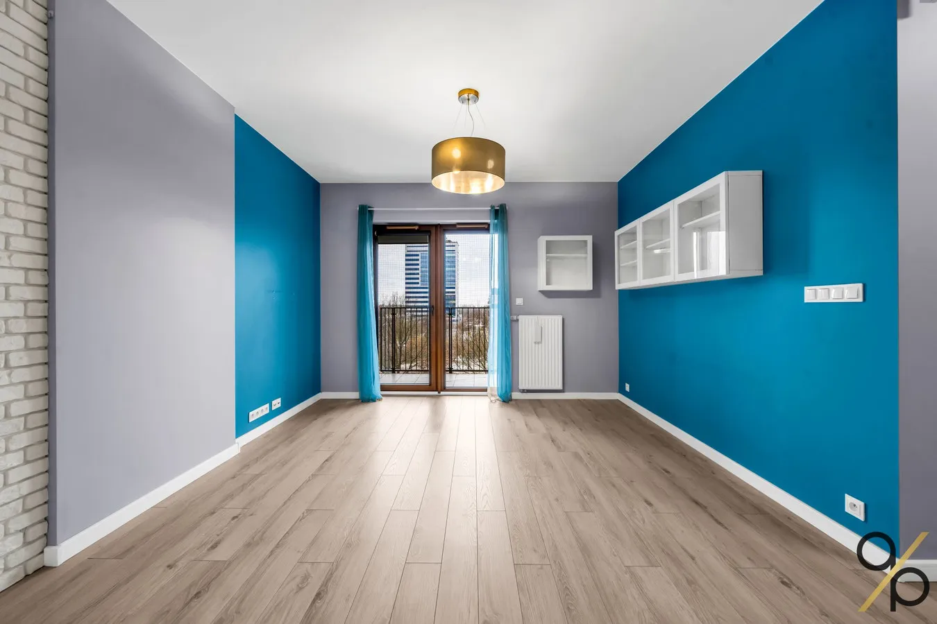 Przestronny apartament blisko metra, garaż 