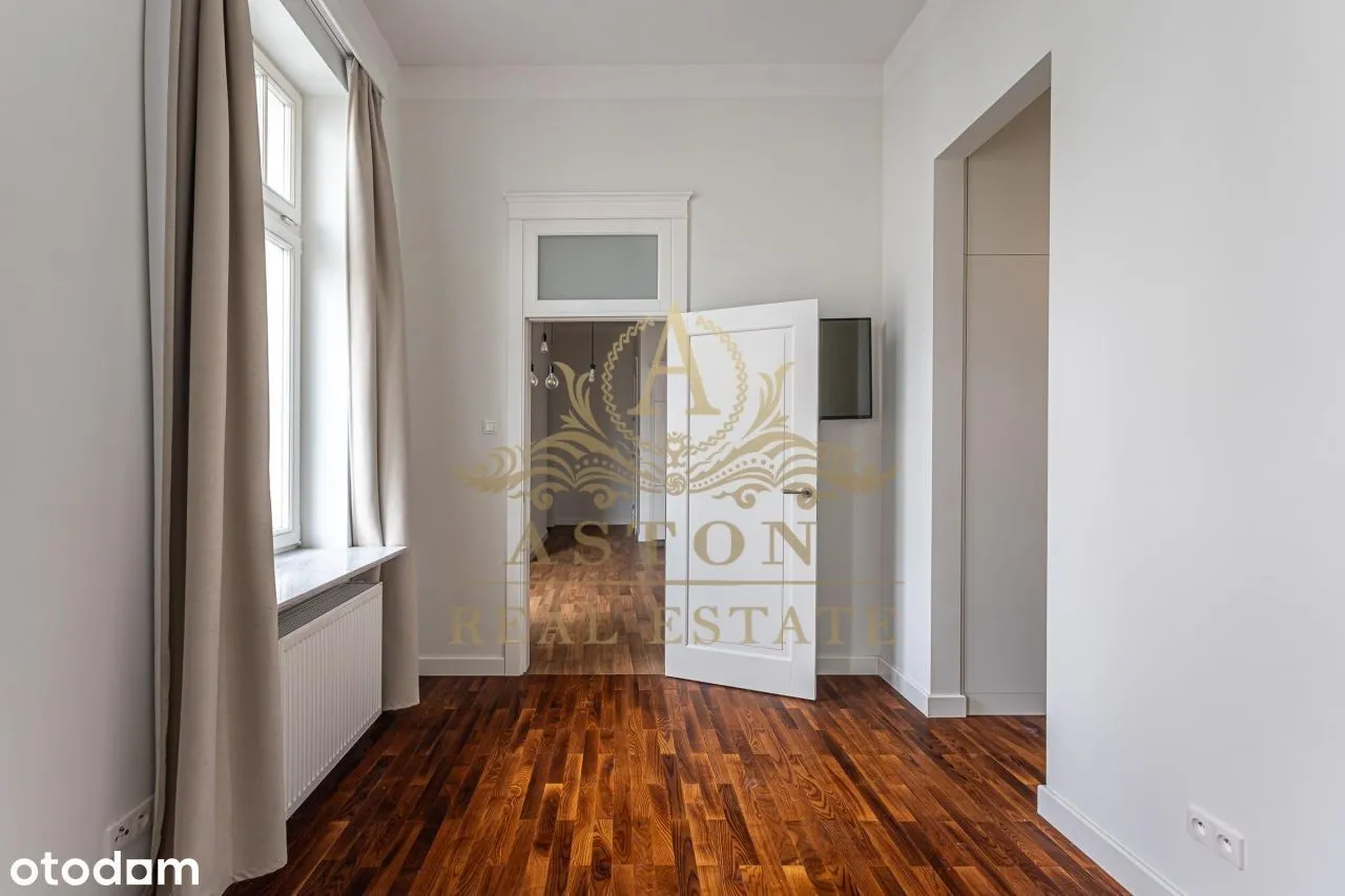 Apartament w zrewitalizowanej kamienicy przy Hożej 