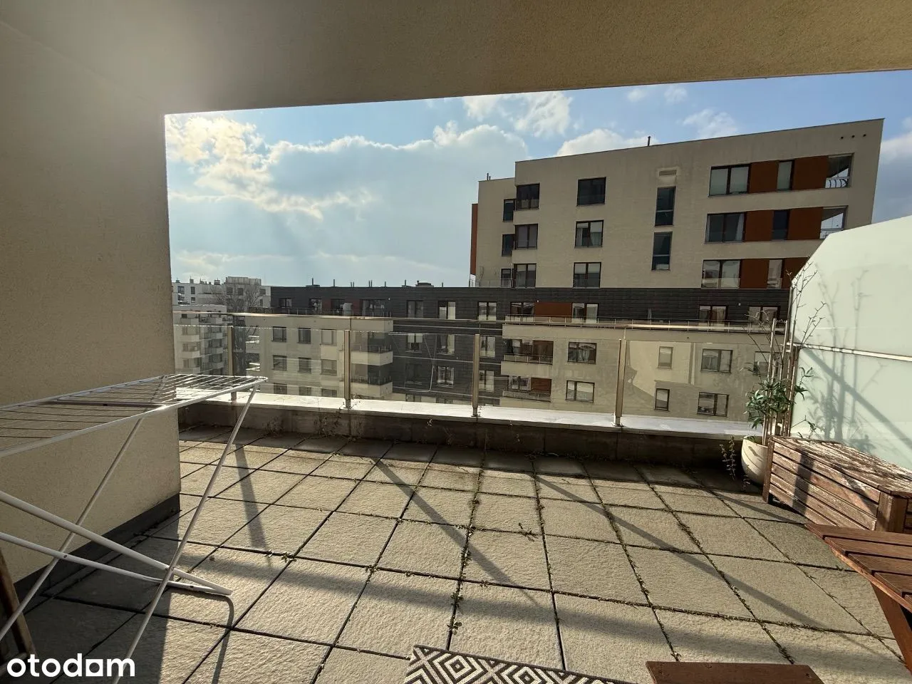 Apartament z dużym tarasem na ostatnim piętrze