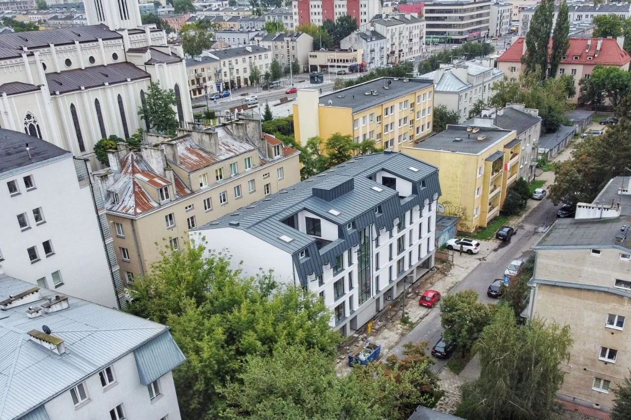 Duży salon, 3/4 pokoje, balkon, nowe, kameralnie 