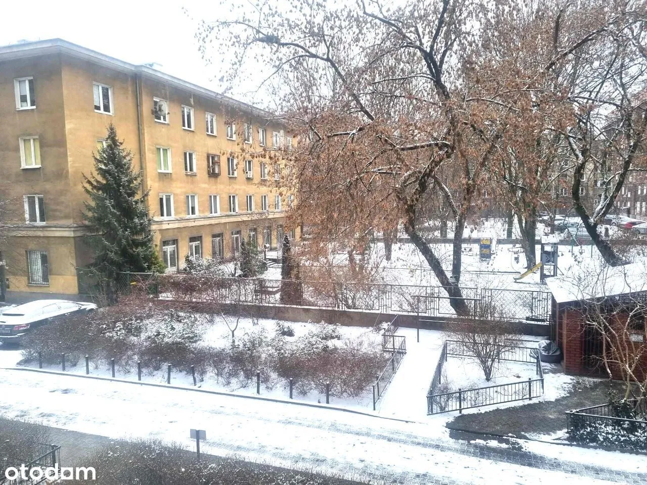 Plac Hallera, 70 m2, 3 pokoje, bardzo rozkładowe!