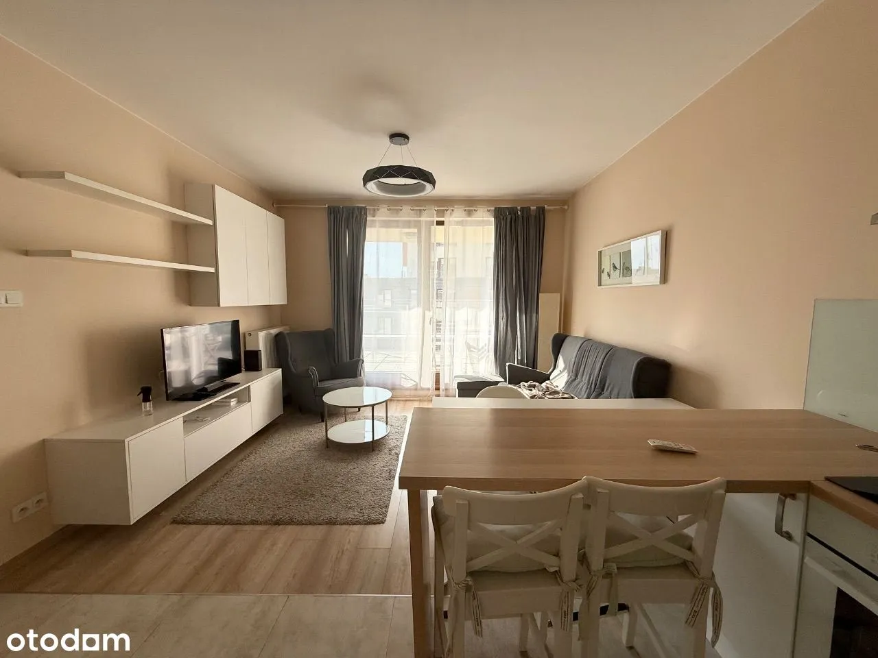 Apartament z dużym tarasem na ostatnim piętrze