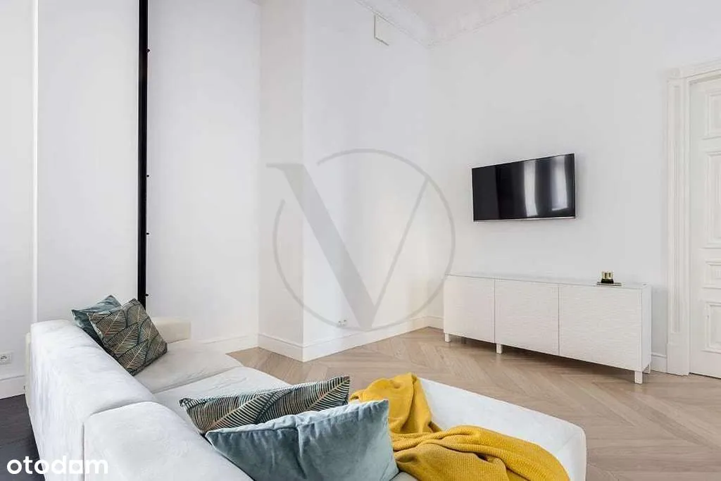 Elegancki Apartament w kamienicy Mokotowska 8 