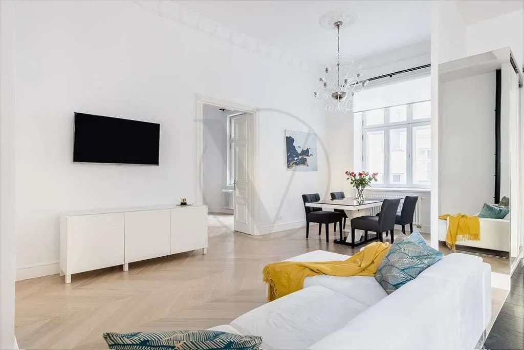 Elegancki Apartament w kamienicy Mokotowska 8 