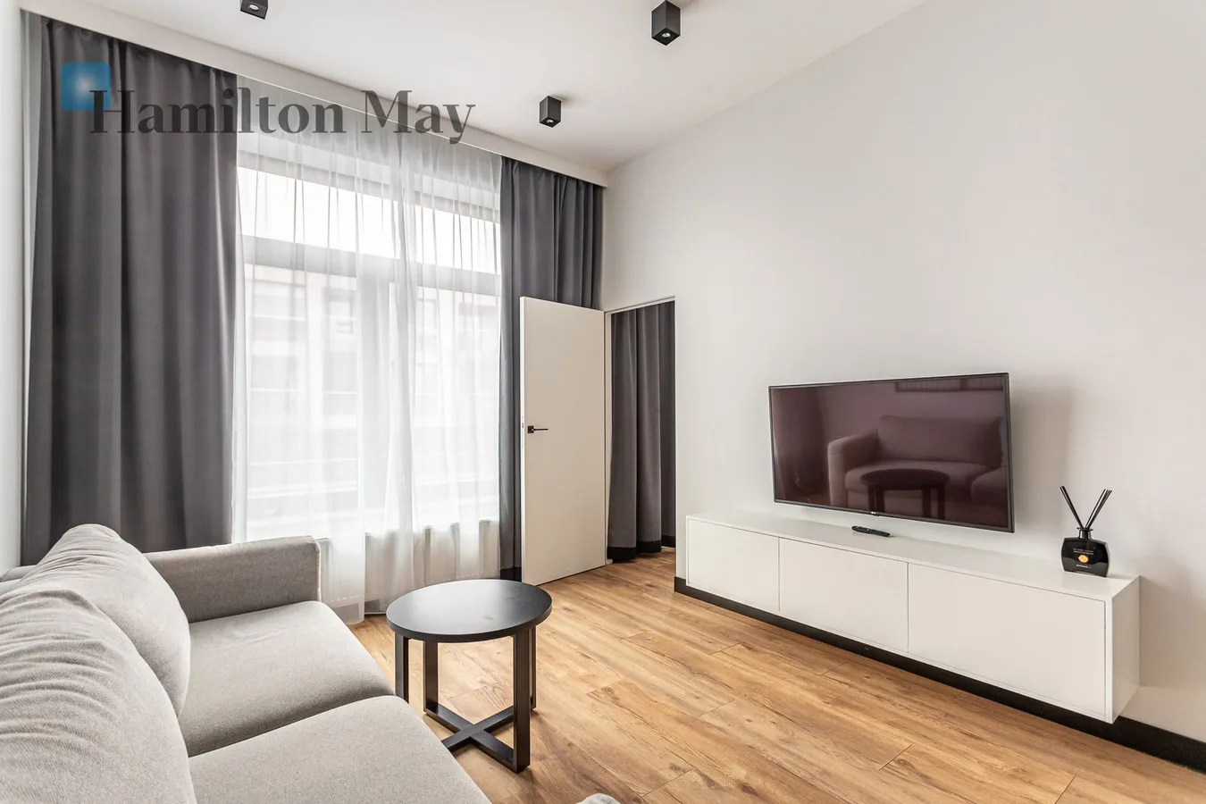 Stylowy apartament z klimatyzacją na Powiślu 