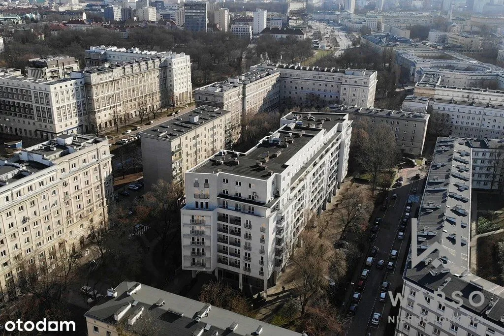 Centrum, przy parku i metrze. Taras