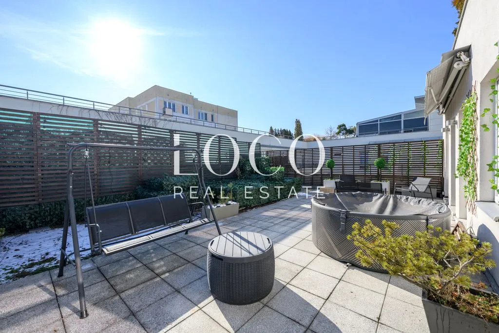 Apartament, Plac Przymierza