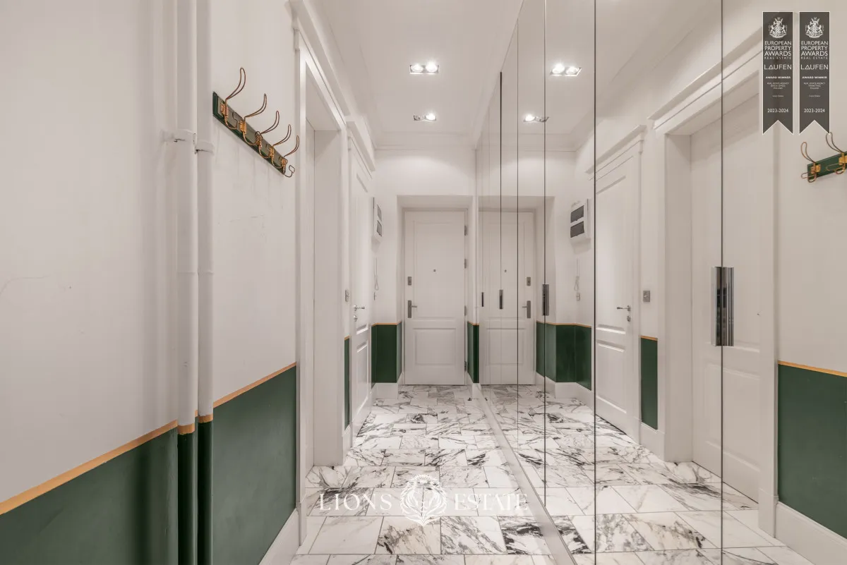 Jasny apartament przy Hożej 