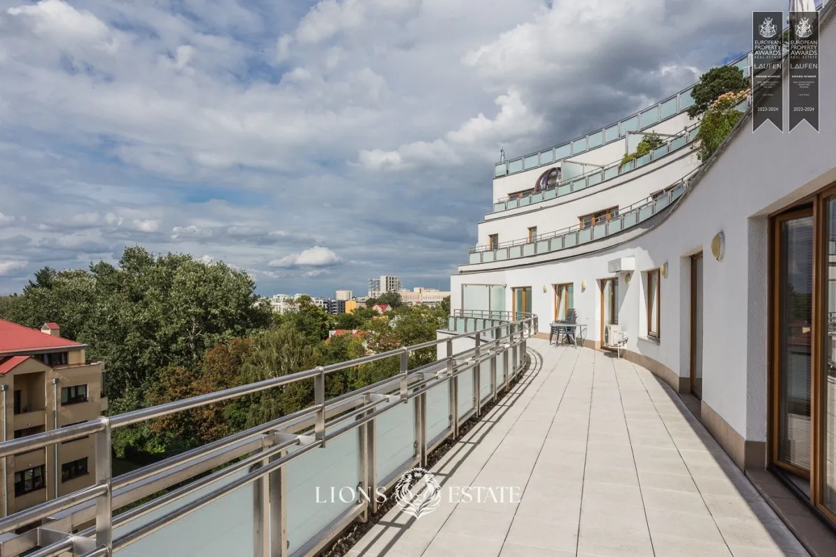 Apartament z pięknym tarasem na Mokotowie 