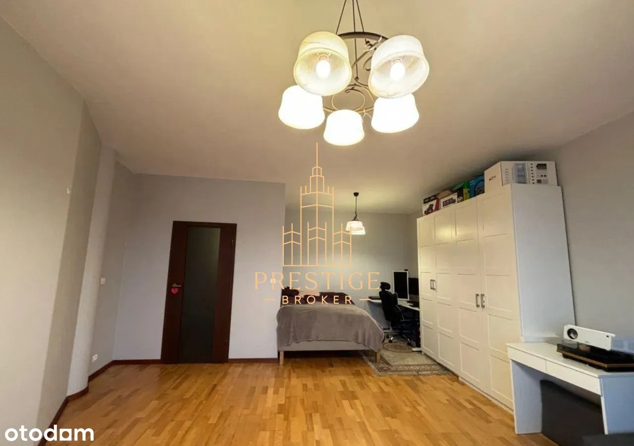 Przestronny apartament z widokiem na tor Stegny!