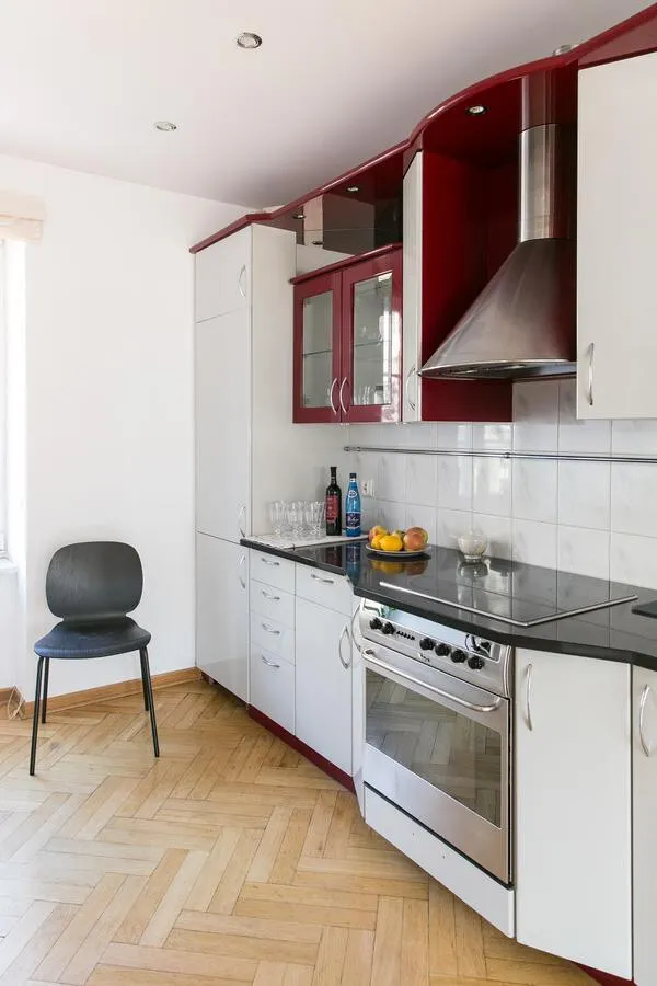 Wynajmę 3 pok. apartament w centrum Starego Miasta 