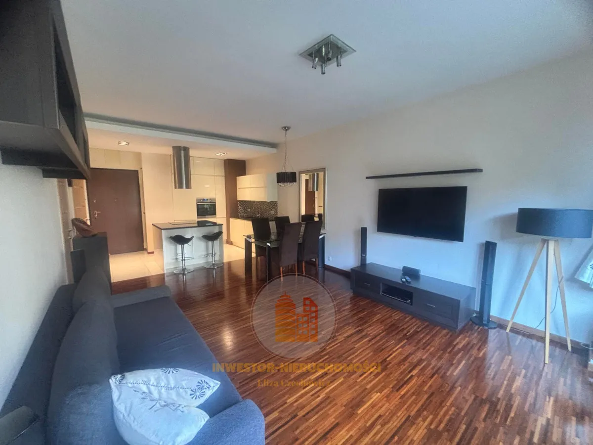 Słoneczny apartament, 2 pokoje + ogródek i garaż 