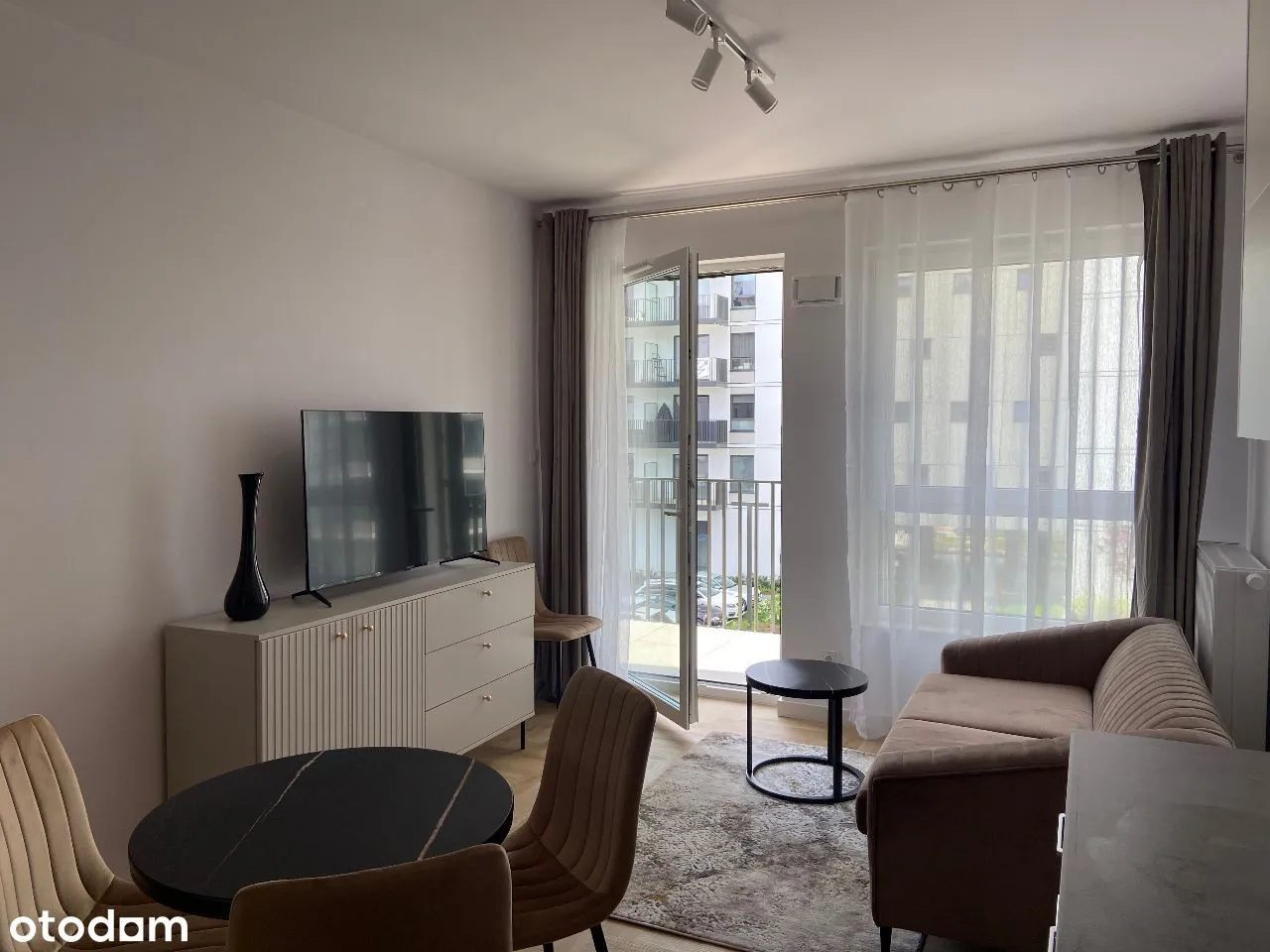 New beautiful 2room apartment with garage Directly