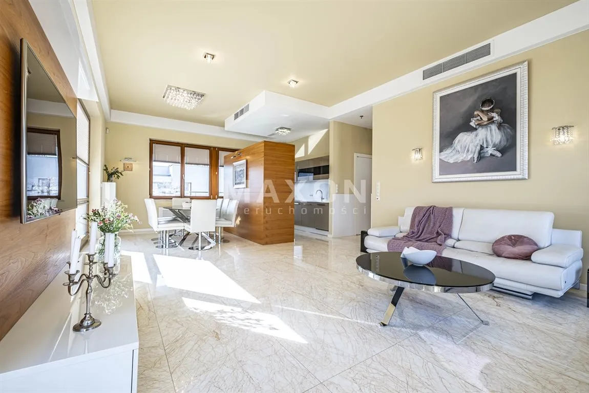 Penthouse z tarasem 78 M kw w Wilanowie.
