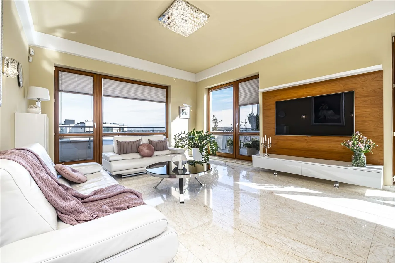 Penthouse z tarasem 78 M kw w Wilanowie.