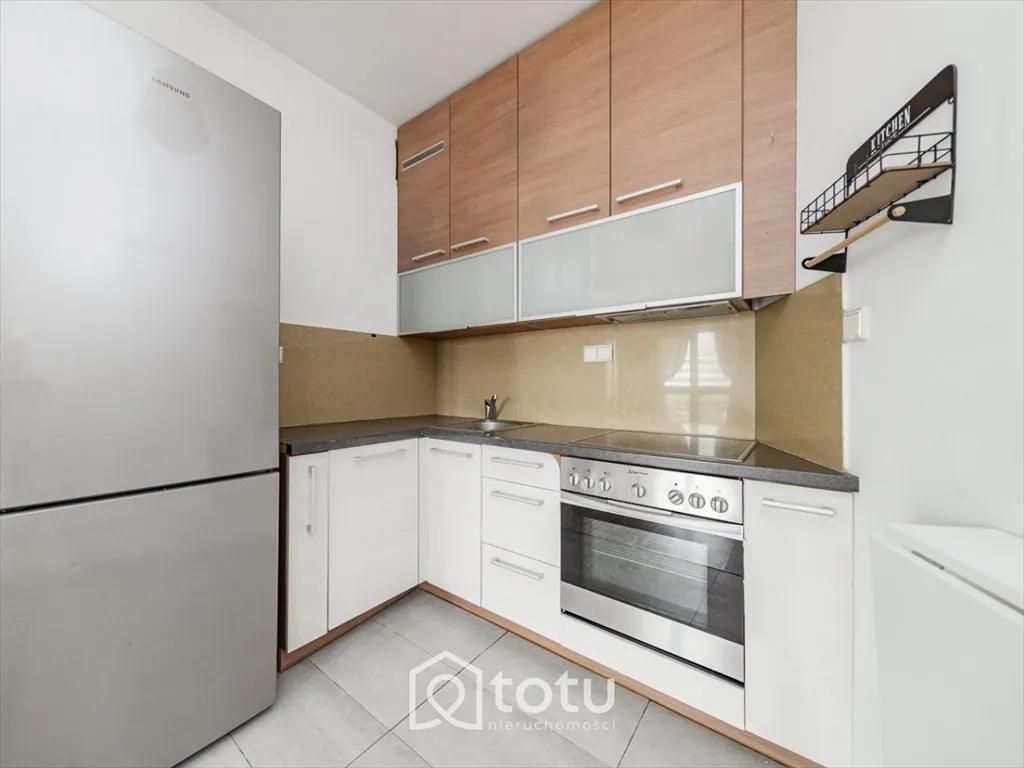 Dwupokojowe mieszkanie, duży balkon, garaż 