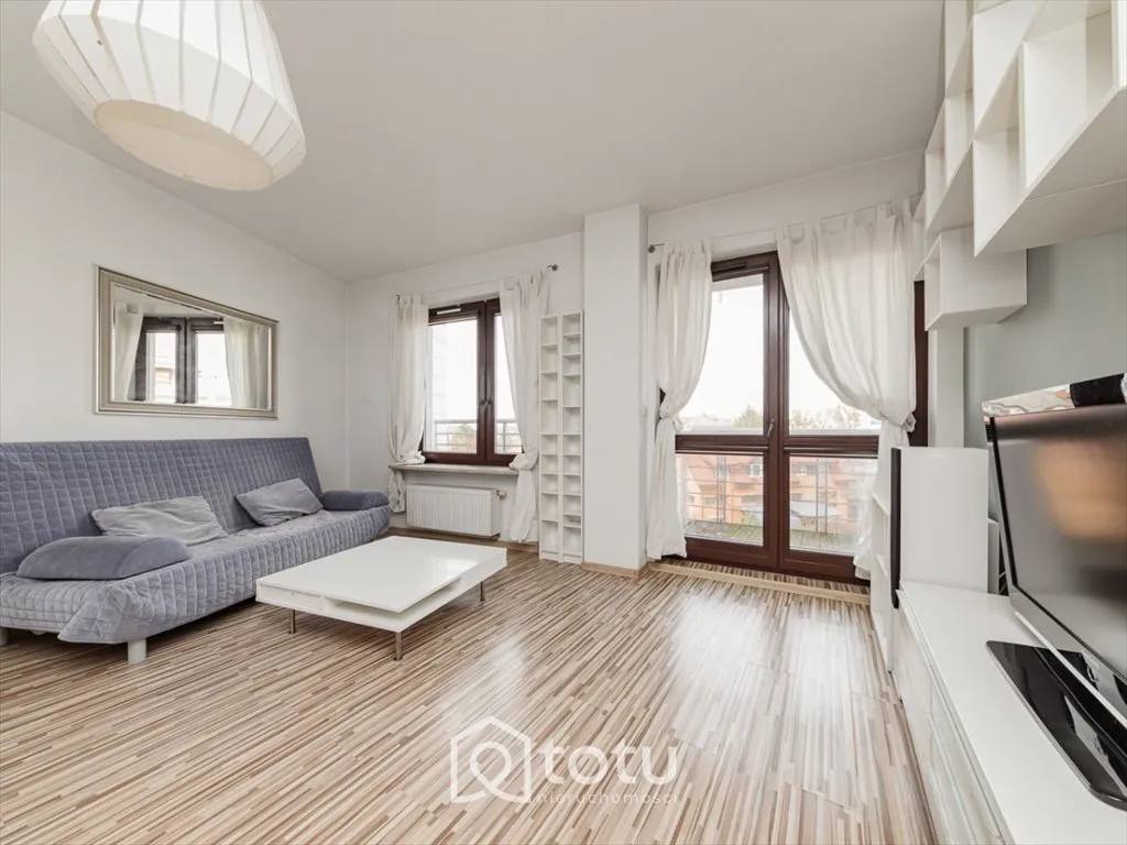 Dwupokojowe mieszkanie, duży balkon, garaż 